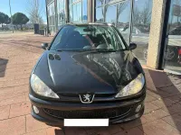 Usado Peugeot 206 90 CV (66 kW) 2006 Negro Berlina