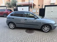 Usado Seat Ibiza Reference 100 CV (73 kW) 2006 Azul Utilitario