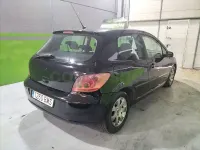 Usado Peugeot 307 110 CV (80 kW) 2001 Negro Utilitario
