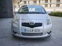 Usado Toyota Yaris Sol 90 CV (66 kW) 2008 Gris / plata Utilitario