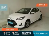 Usado Toyota Yaris Hybrid Active 116 CV (85 kW) 2022 Blanco Utilitario