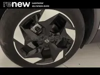 Usado Renault Captur Techno 100 CV (73 kW) 2025 Gris / plata SUV