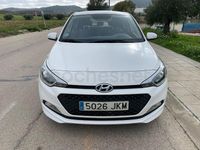 Usado Hyundai i20 75 CV (55 kW) 2015 Blanco Berlina
