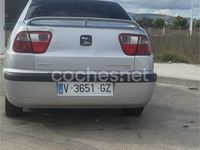 Usado Seat Cordoba Sport 110 CV (80 kW) 2000 Gris / plata Berlina