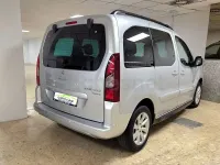 Usado Peugeot Partner Tepee Outdoor 100 CV (73 kW) 2016 Gris / plata Monovolumen