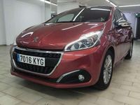 Usado Peugeot 208 Signature Sky 83 CV (61 kW) 2019 Rojo Utilitario