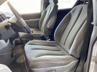 Usado Chrysler Voyager 143 CV (105 kW) 2004 Gris Monovolumen