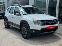 Usado Dacia Duster Lauréate 110 CV (80 kW) 2016 Blanco SUV