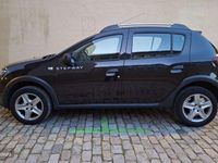 Usado Dacia Sandero Stepway 89 CV (65 kW) 2016 Negro Berlina