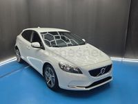 Usado Volvo V40 Momentum 120 HP (88 kW) 2017 Branco Sedan