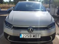 Usado VW Polo Life 95 CV (69 kW) 2023 Plateado Utilitario