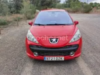 Usado Peugeot 207 110 CV (80 kW) 2006 Rojo Berlina