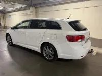 Usado Toyota Avensis Executive 124 CV (91 kW) 2013 Blanco Familiar