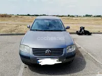 Usado VW Passat Edition 130 CV (95 kW) 2003 Gris / plata Berlina