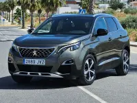 Usado Peugeot 3008 Allure 120 CV (88 kW) 2018 Gris / plata SUV