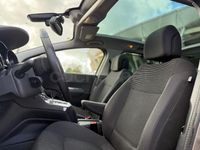 Usado Peugeot 5008 Allure 120 CV (88 kW) 2015 Gris / plata Monovolumen