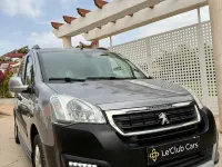 Usado Peugeot Partner Tepee Outdoor 120 CV (88 kW) 2016 Gris / plata Monovolumen