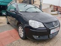 Usado VW Polo Advance 75 CV (55 kW) 2005 Negro Utilitario
