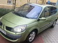 Usado Renault Grand Scénic II Privilege 135 CV (99 kW) 2008 Verde Monovolumen