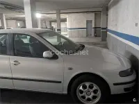 Usado Seat Toledo Stella 90 CV (66 kW) 1999 Gris / plata Berlina