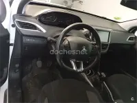 Usado Peugeot 2008 Style 82 CV (60 kW) 2018 Blanco SUV