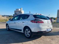 Usado Renault Mégane Dynamique 105 CV (77 kW) 2009 Blanco Berlina