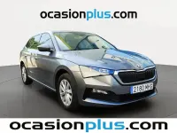 Usado Skoda Scala Ambition 110 CV (80 kW) 2023 Gris Utilitario