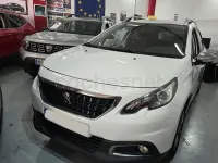 Usado Peugeot 2008 Allure 110 CV (80 kW) 2018 Blanco SUV