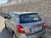 Usado Skoda Fabia 60 CV (44 kW) 2010 Beige Berlina