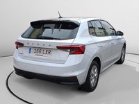 Usado Skoda Fabia Ambition 95 CV (69 kW) 2022 Gris