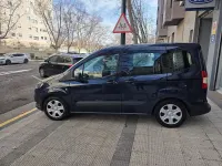 Usado Ford Tourneo Courier Ambiente 100 CV (73 kW) 2016 Azul Monovolumen