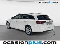 Usado Opel Insignia Selective 136 CV (100 kW) 2016 Blanco Familiar