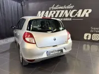 Usado Renault Clio Authentique 63 CV (46 kW) 2012 Gris Utilitario