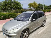Usado Peugeot 206 90 CV (66 kW) 2005 Gris / plata Familiar