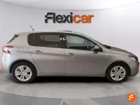 Usado Peugeot 308 Access 100 CV (73 kW) 2017 Gris Berlina