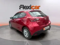 Usado Mazda 2 Edition 90 CV (66 kW) 2017 Rojo Utilitario