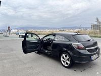 Usado Opel Astra GTC Sport 100 CV (73 kW) 2005 Negro Berlina