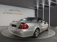 Usado Mercedes E320 Avantgarde 224 CV (164 kW) 2004 Gris / plata Familiar