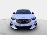 Usado Peugeot e-2008 Active 100 kW (136 CV) 2023 Plateado SUV