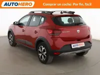 Usado Dacia Sandero Comfort 91 CV (66 kW) 2022 Rojo Berlina