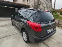 Usado Peugeot 207 95 CV (69 kW) 2010 Negro Familiar