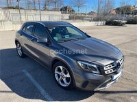 Usado Mercedes GLA180 122 CV (89 kW) 2019 Gris / plata SUV