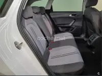 Usado Seat Leon Style 110 CV (80 kW) 2022 Blanco Familiar