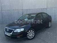 Usado VW Passat 140 CV (102 kW) 2010 Negro Berlina