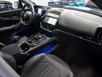 Nuevo Aston Martin DBX 551 CV (405 kW) 2026 Gris SUV