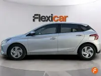 Usado Hyundai i20 84 CV (61 kW) 2022 Gris Utilitario
