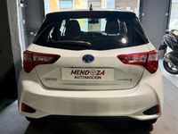 Usado Toyota Yaris Hybrid 100 CV (73 kW) 2018 Blanco Berlina