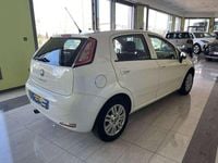 Usado Fiat Punto Easy 75 CV (55 kW) 2016 Blanco Utilitario