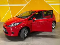 Usado Ford Fiesta Trend 82 CV (60 kW) 2011 Rojo Berlina