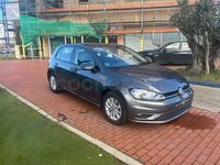 Usado VW Golf VII Advance 115 CV (84 kW) 2019 Gris / plata Berlina